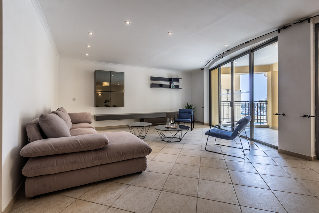 Portomaso, Furnished Apartment's Image 4
