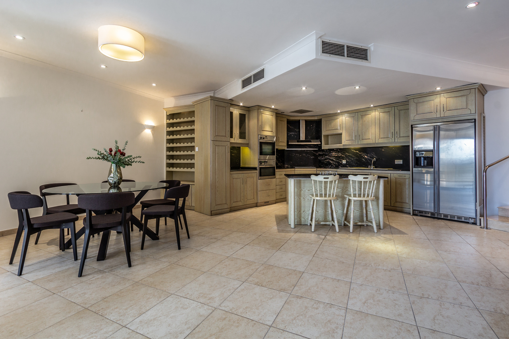 Portomaso, Furnished Apartment's Image 6