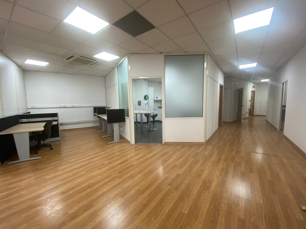P_005984_Birkirkara-office-to-le