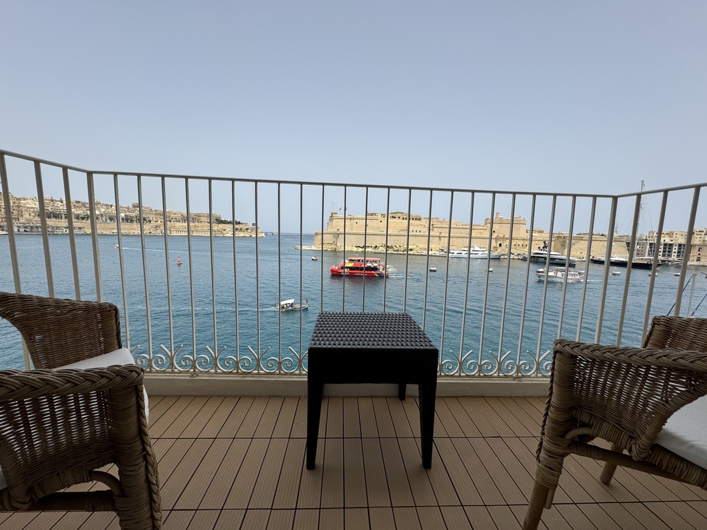 Senglea-apartment-to-let-1-oyster-christies