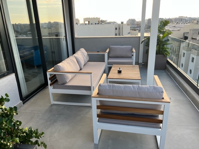 P_006044_St.Julians-penthouse-to