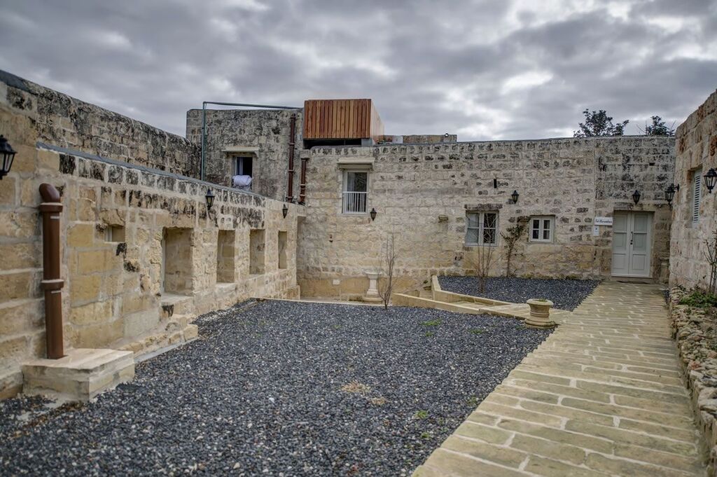 P_006056_Qormi-farmhouse-to-let-