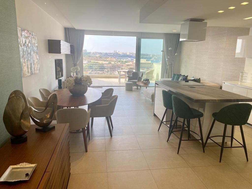 Sliema, Furnished Penthouse's Image 3