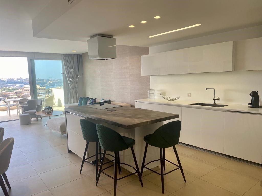 Sliema, Furnished Penthouse's Image 4