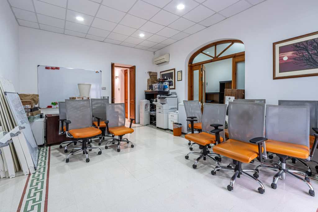 Valletta, Fully Equipped Office's Image 8