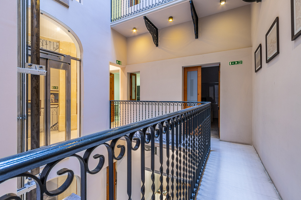 Valletta-office-to-let-8-christie's-malta