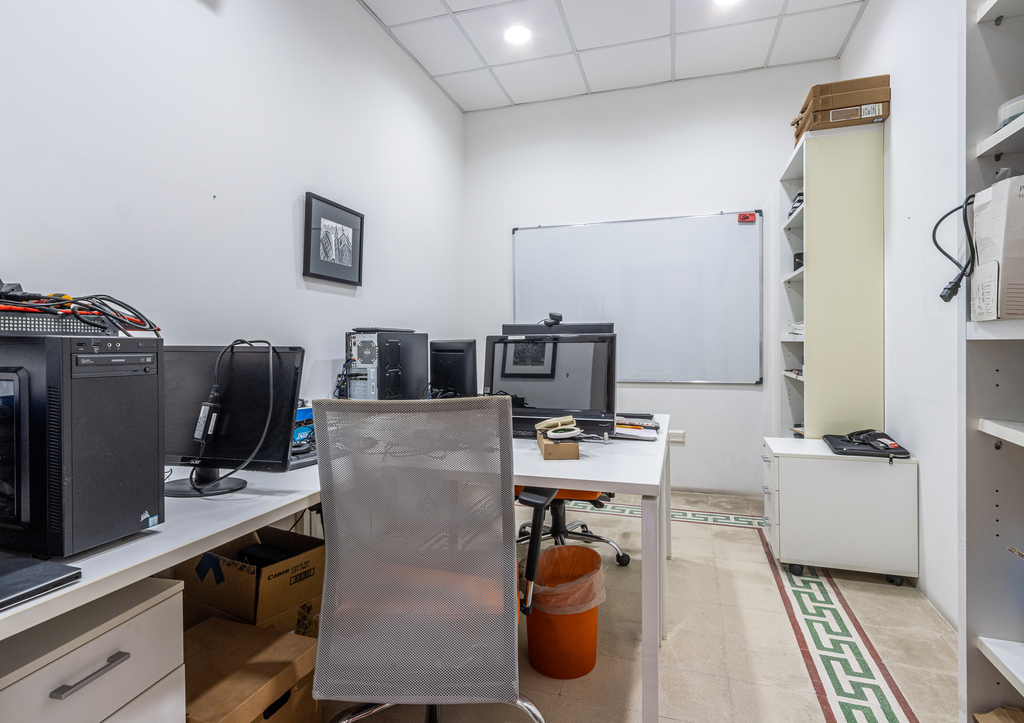 Valletta, Fully Equipped Office's Image 13