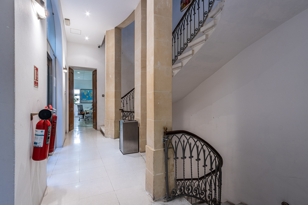 Valletta-office-to-let-13-christie's-malta