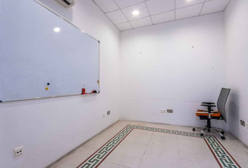 Valletta, Fully Equipped Office's Image 15
