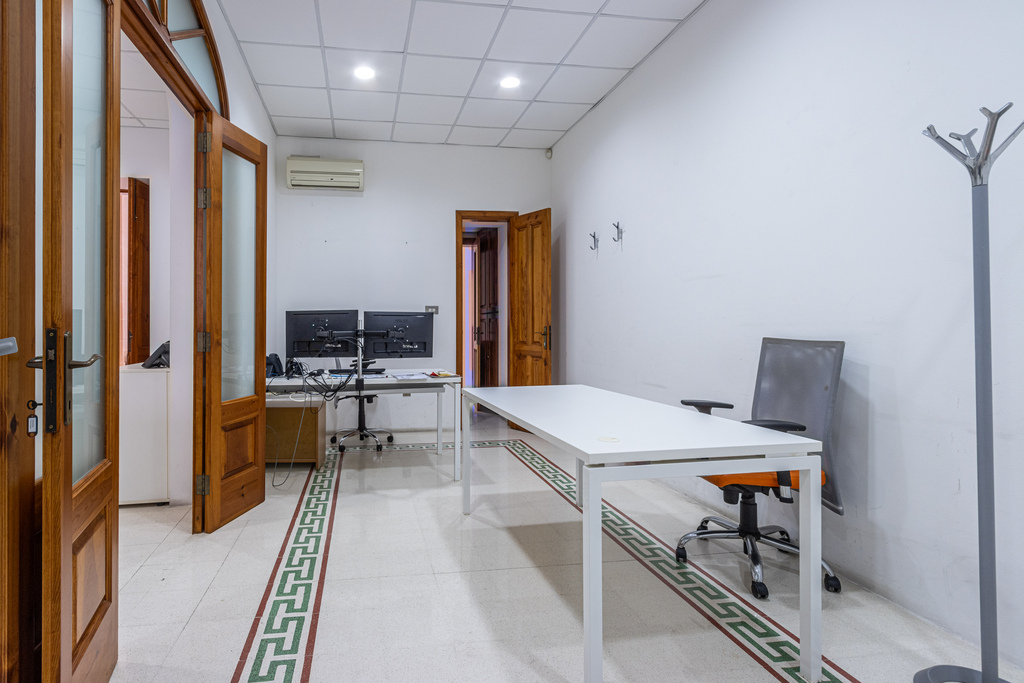 Valletta, Fully Equipped Office's Image 17