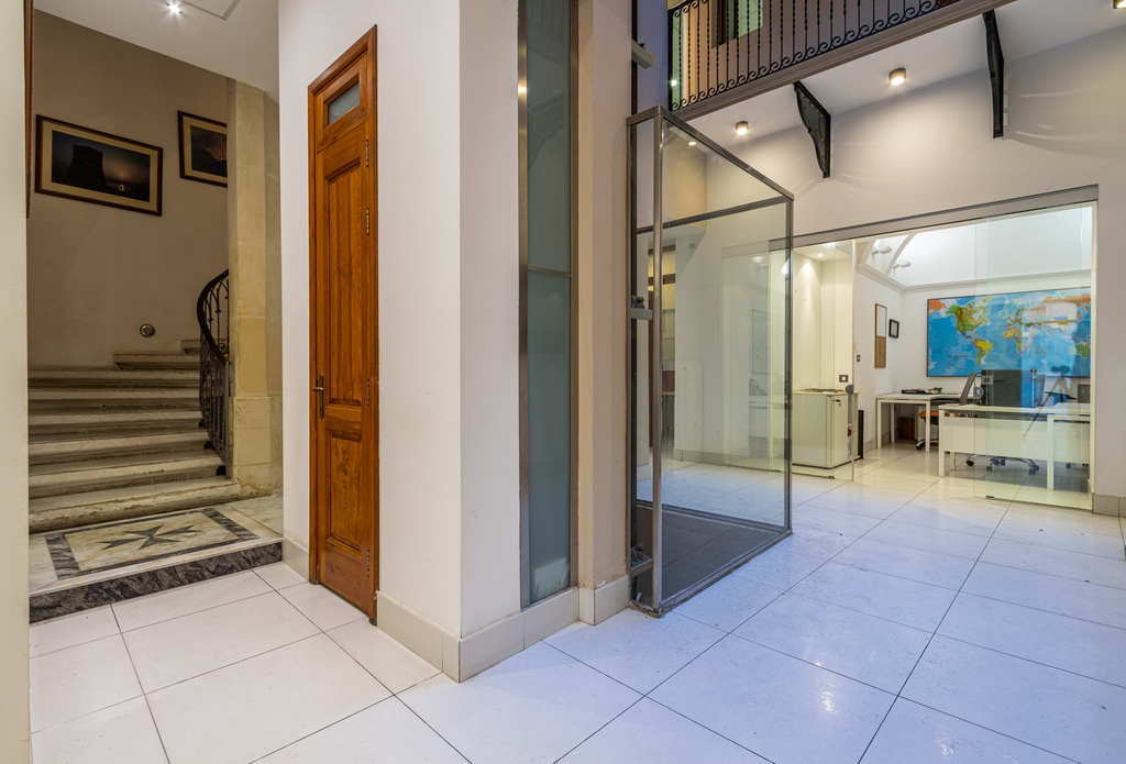 Valletta, Fully Equipped Office's Image 3