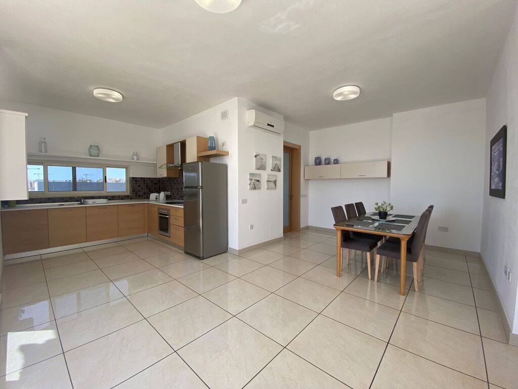 Gzira Furnished Penthouse's Image 4