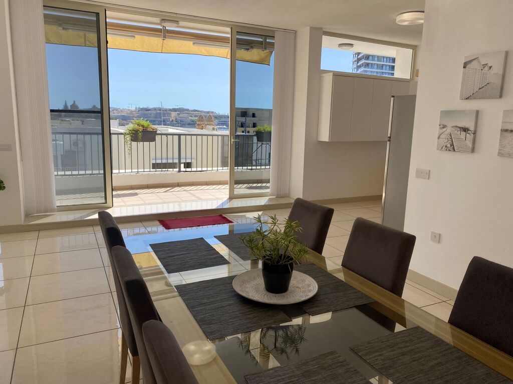 Gzira Furnished Penthouse's Image 6