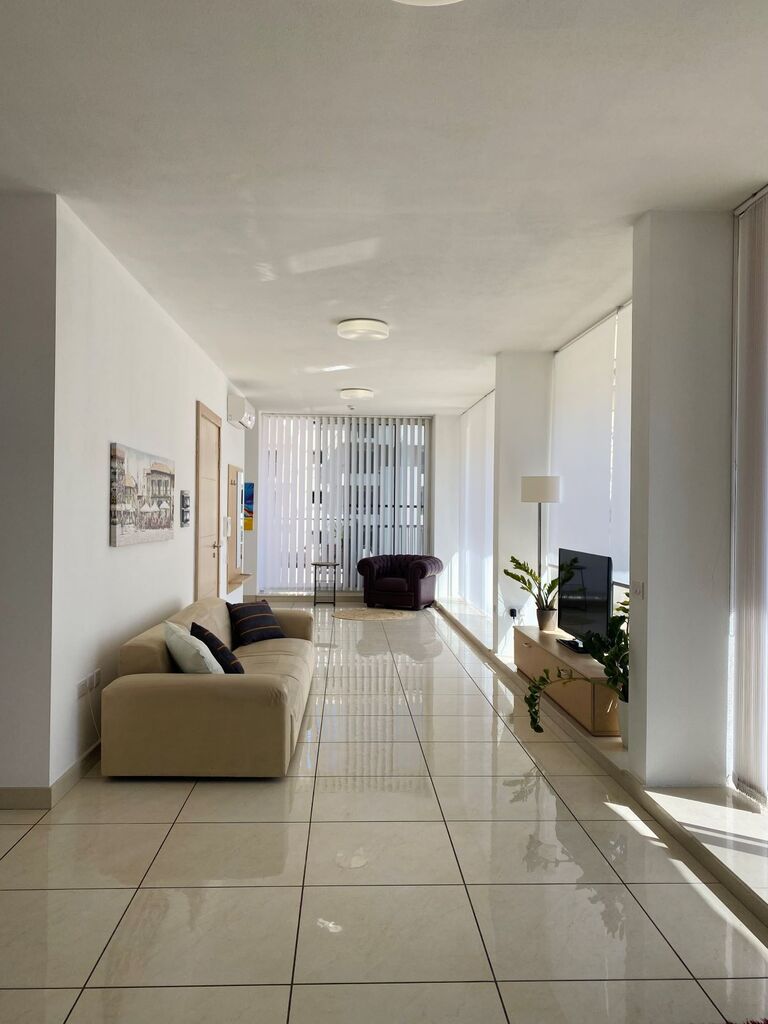 Gzira Furnished Penthouse's Image 7