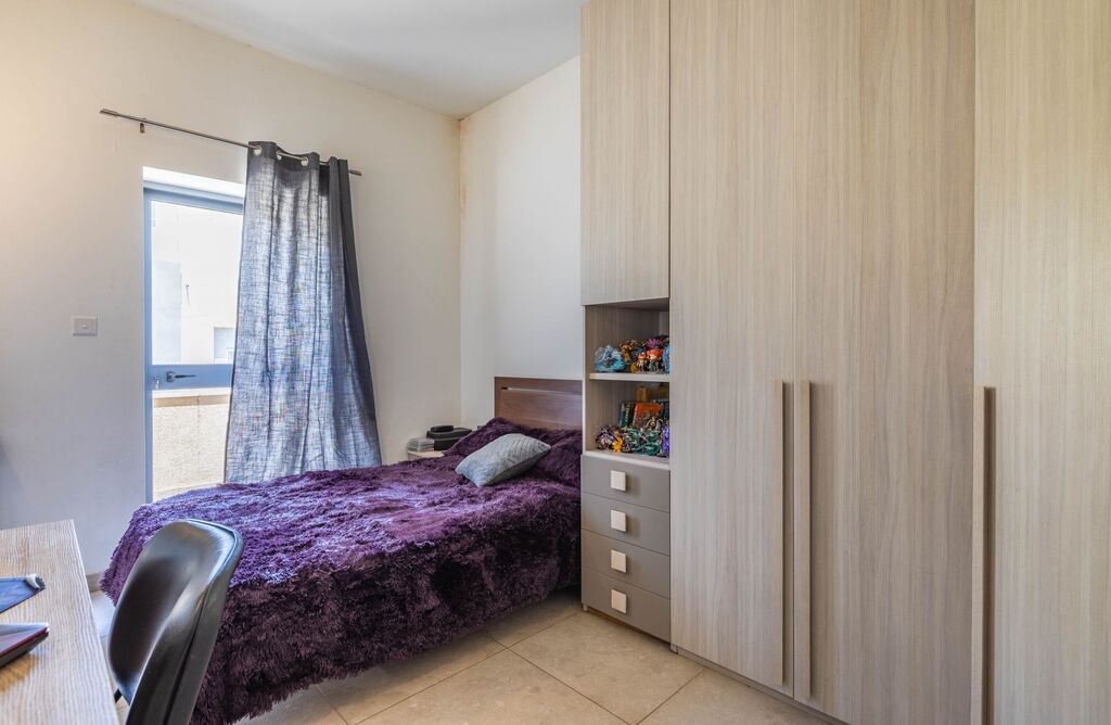 Iklin, Furnished Villa's Image 11
