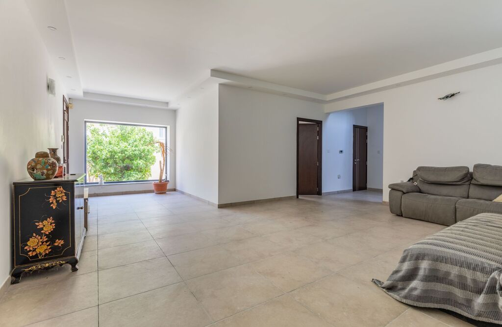 Iklin, Furnished Villa's Image 6