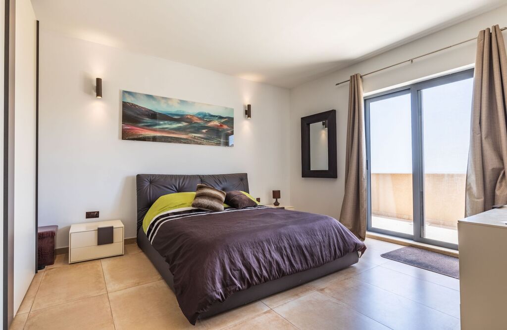 Iklin, Furnished Villa's Image 8