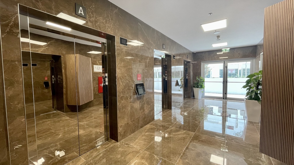 The Quad Business Towers, Finished Office's Image 5