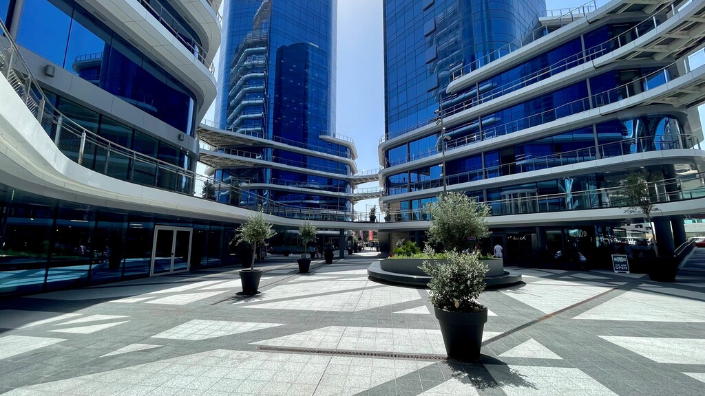 The Quad Business Towers, Finished Office's Image 2
