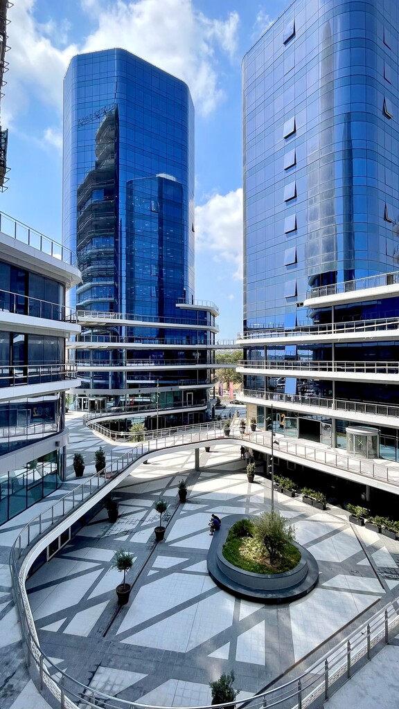 The Quad Business Towers, Finished Office's Image 3