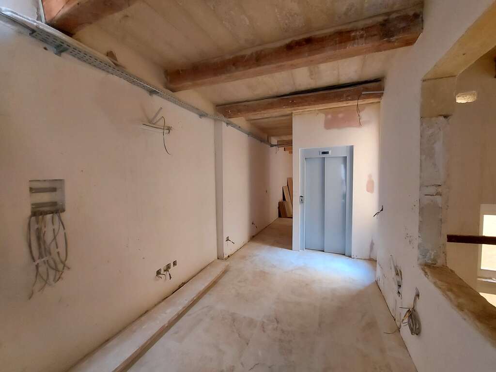 Valletta, Finished Office's Image 3