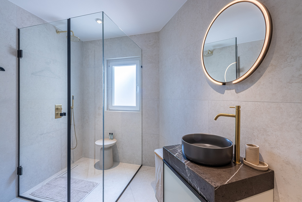 St Julians Seafront Apartment's Image 22