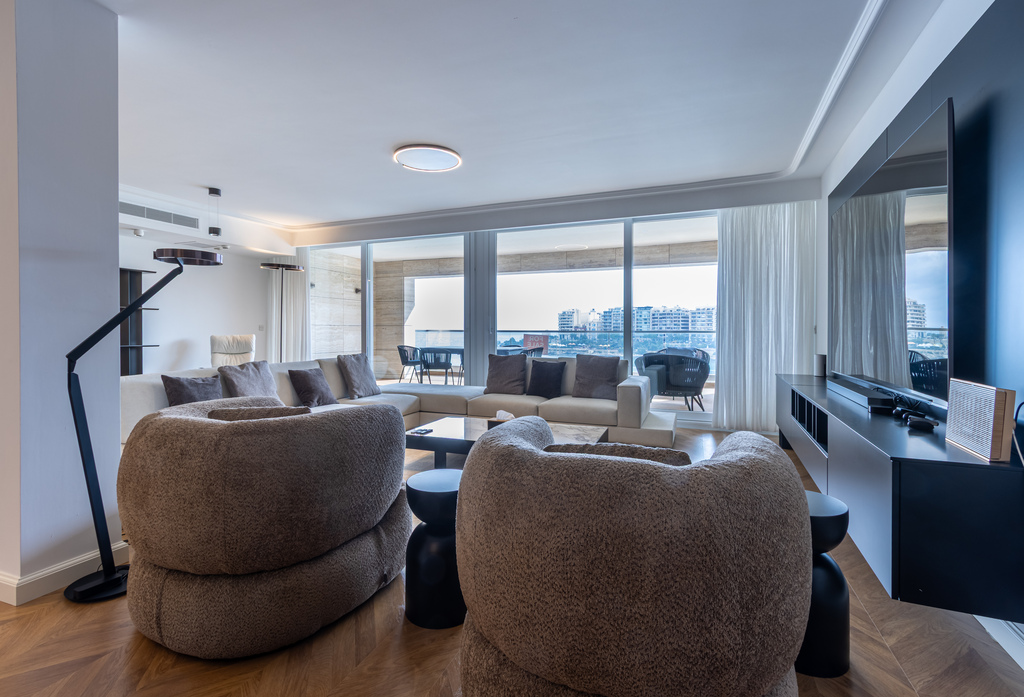 St Julians Seafront Apartment's Image 5