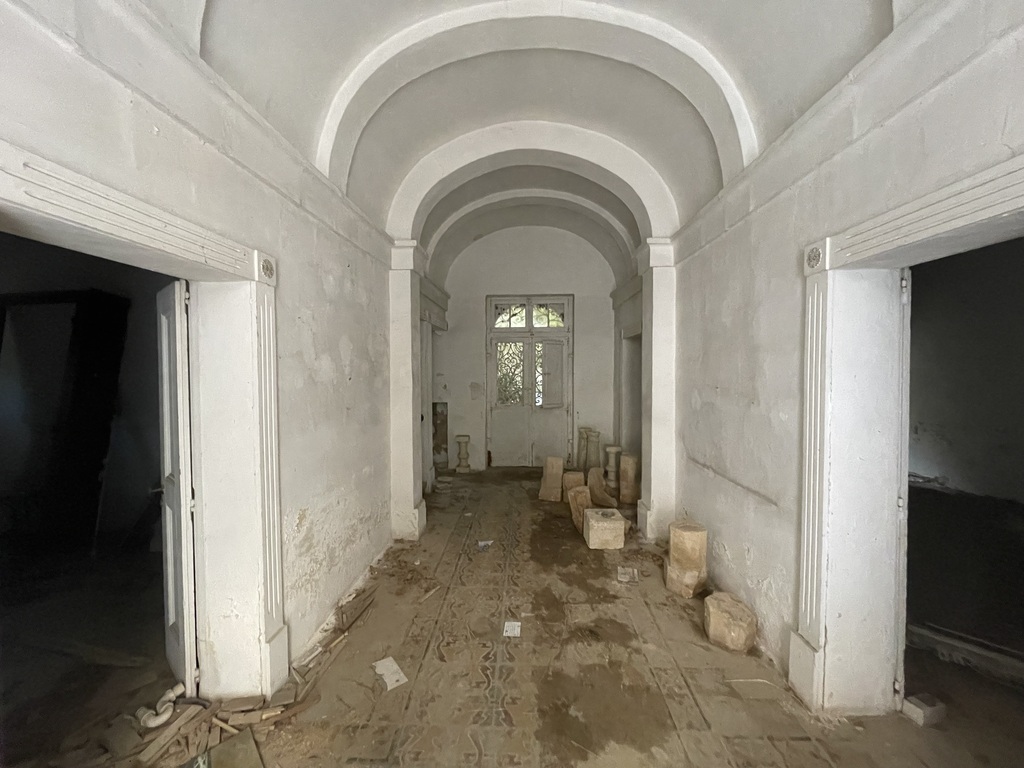 Attard Unconverted Town House's Image 3