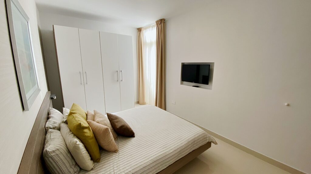 Sliema, Furnished Penthouse's Image 7