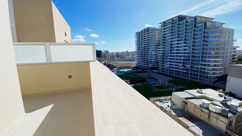 Sliema, Furnished Penthouse's Image 8