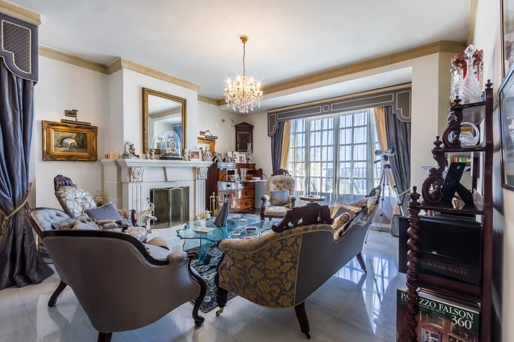Sliema Seafront Penthouse's Image 4