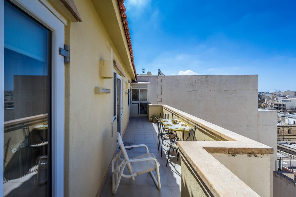 Sliema Seafront Penthouse's Image 13