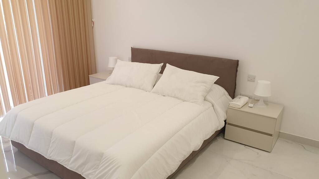 P_006405_St.Julians-apartment-to