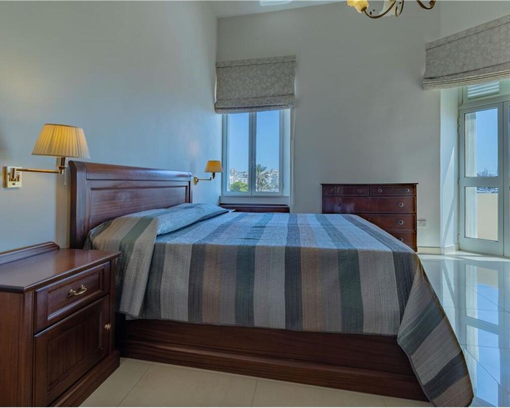 Ta' Xbiex Seafront Villa's Image 9