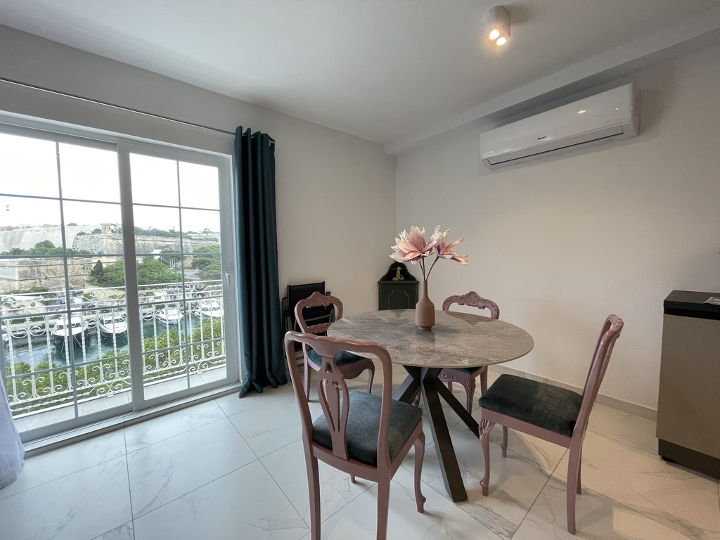 Pieta, Furnished Apartment's Image 4