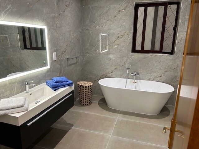 Sliema, Furnished Apartment's Image 10
