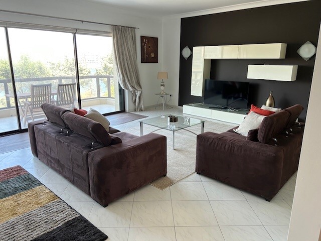 Sliema-apartment-to-let-great-climate-oyster-christies