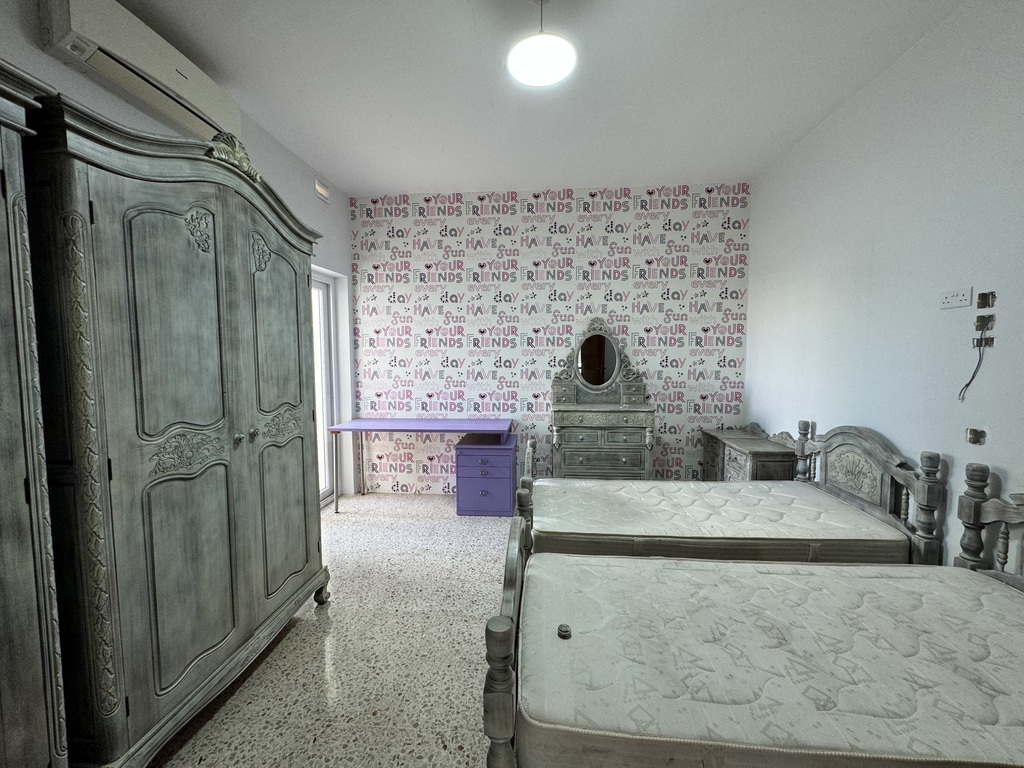 Iklin, Furnished Semi-detached Villa's Image 6