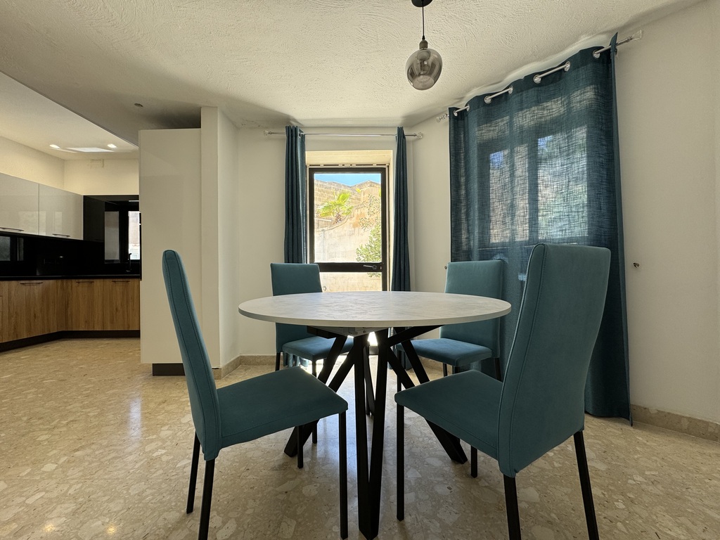 Madliena-villa-to-let-5-oyster-christie's