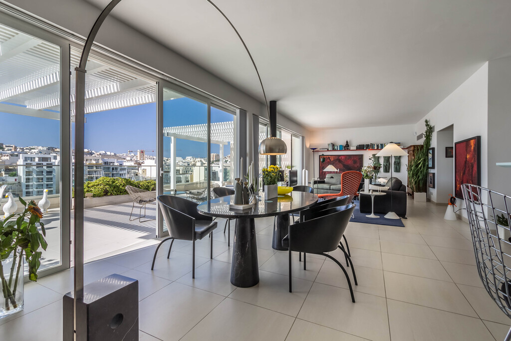 St Julians Seafront Penthouse's Image 4