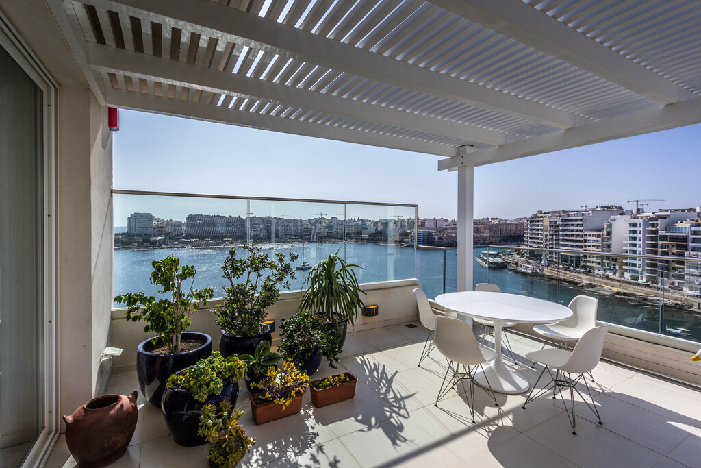 St Julians Seafront Penthouse's Image 9