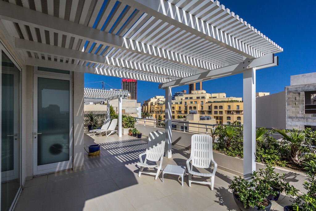 St Julians Seafront Penthouse's Image 10