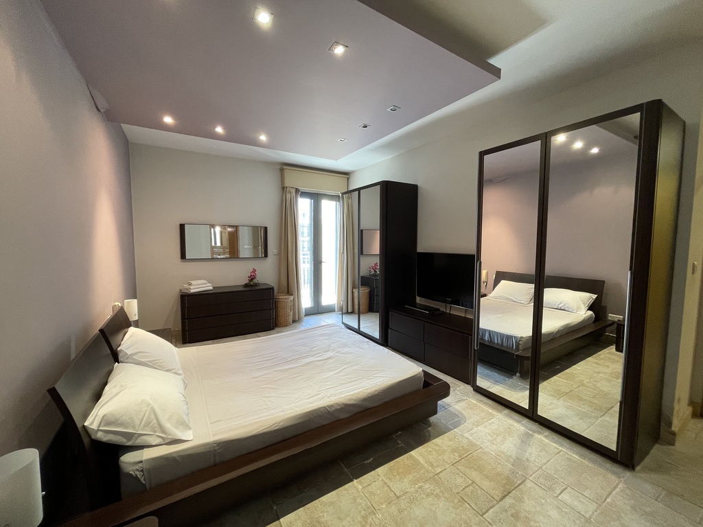 Portomaso, Marina Apartment's Image 6