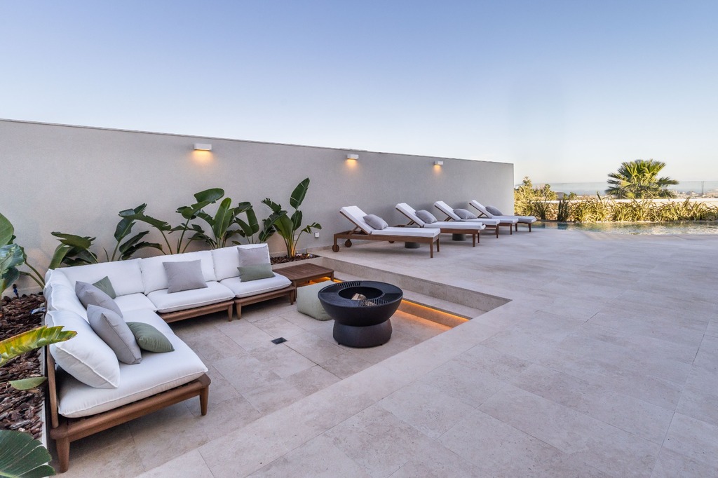 Madliena-villa-to-let-safe-area-oyster-christies