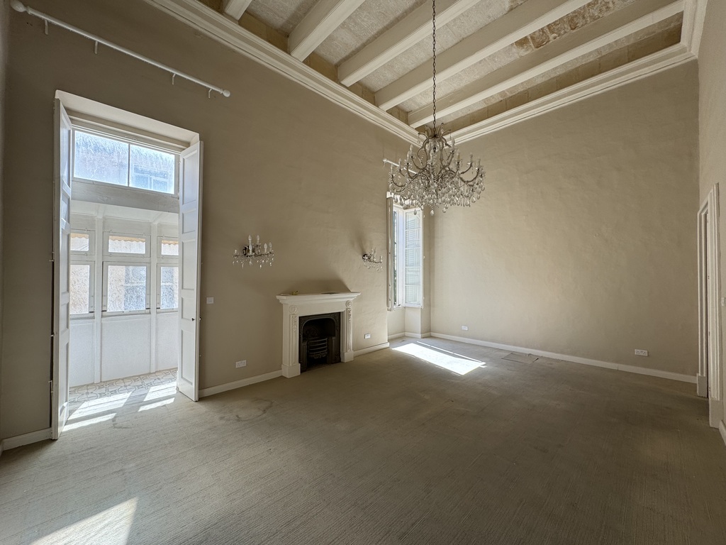 Valletta_townhouse_for_sale-9-oyster_christie's