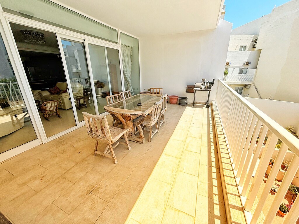 Malta-apartment-to-let-safe-area-oyster-christies