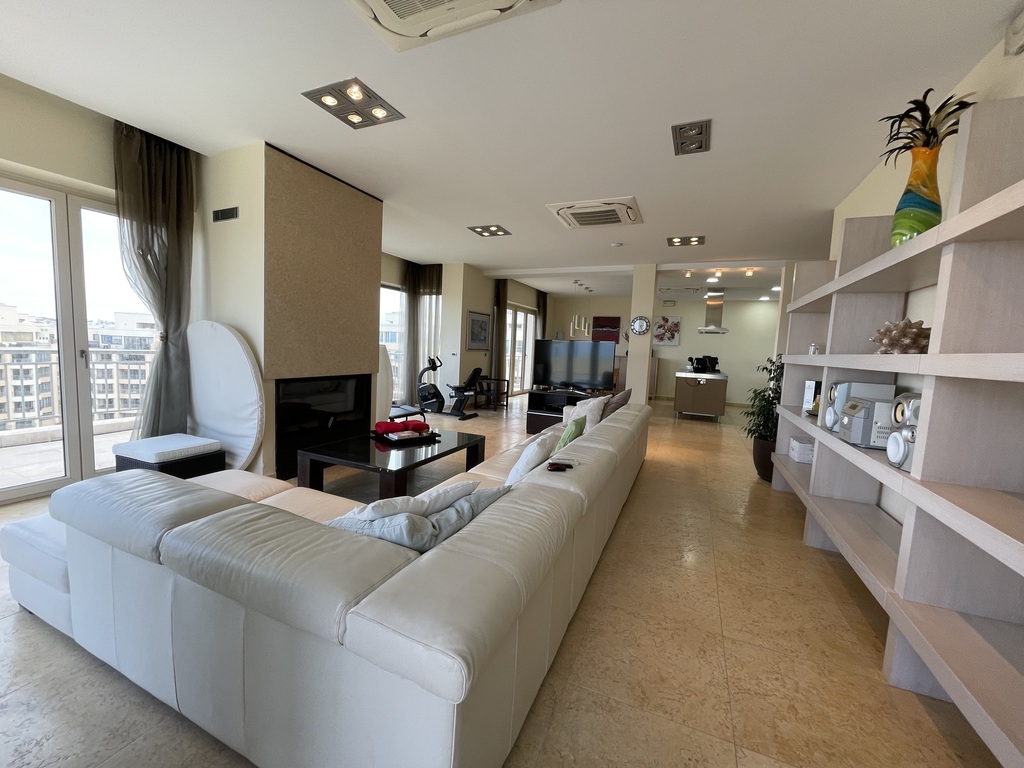 P_006591_Portomaso-penthouse-to-