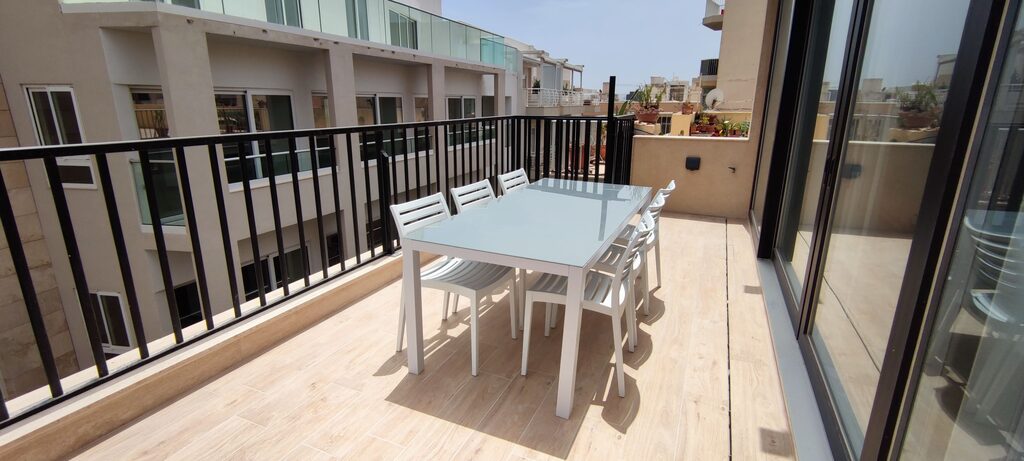 Sliema, Luxury Furnished Penthouse's Image 9