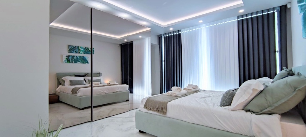 Sliema, Luxury Furnished Penthouse's Image 14