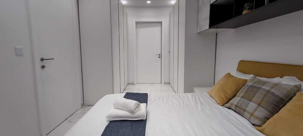 Sliema, Luxury Furnished Penthouse's Image 13